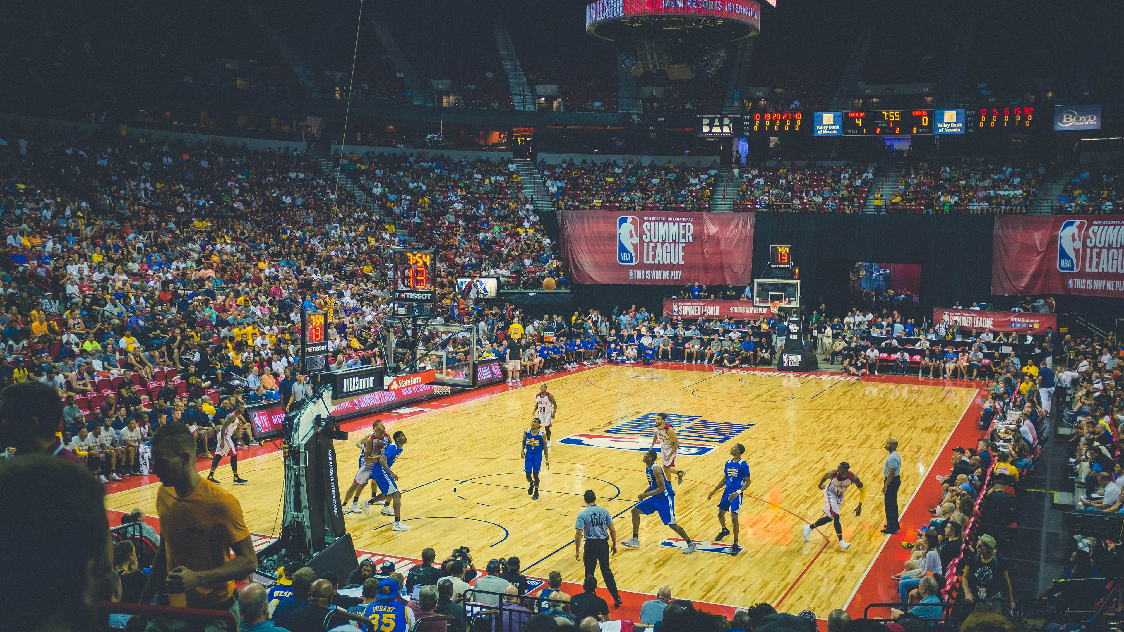 美国已进入冬令时,NBA常规赛开赛时间相比昨日会晚一小时,疫情美国nba什么时候开赛